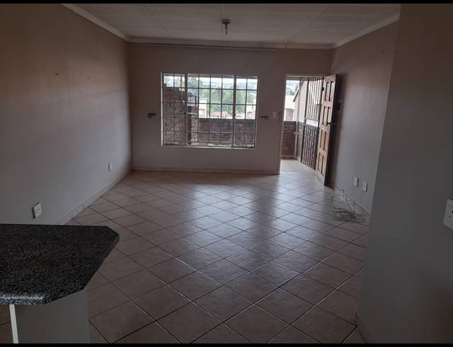 2 BEDROOM TOWNHOUSE FOR SALE IN PHILIP NEL PARK